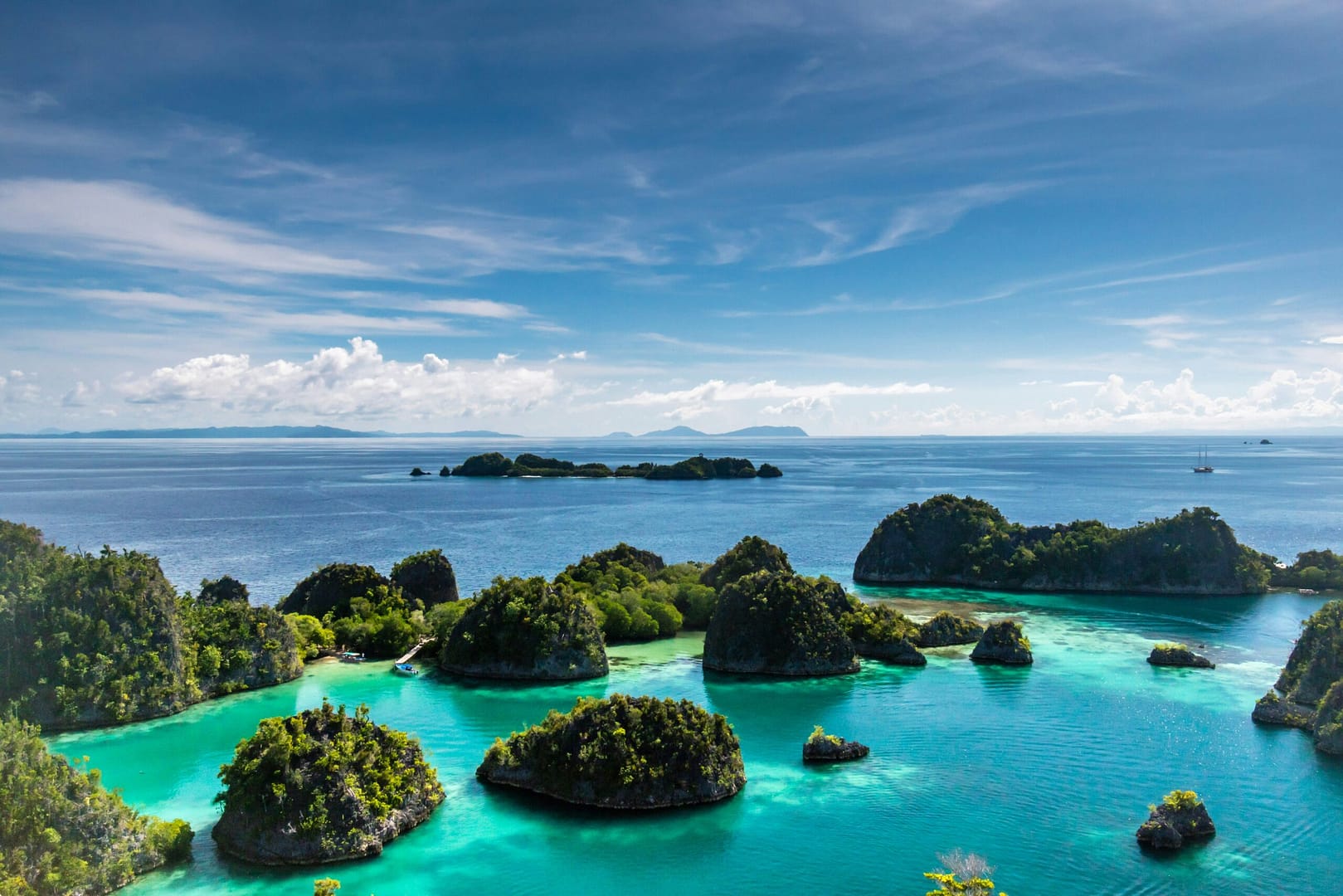 Foto Raja Ampat milik Sutirta Budiman @Unsplash