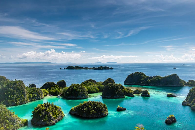 Foto Raja Ampat milik Sutirta Budiman @Unsplash